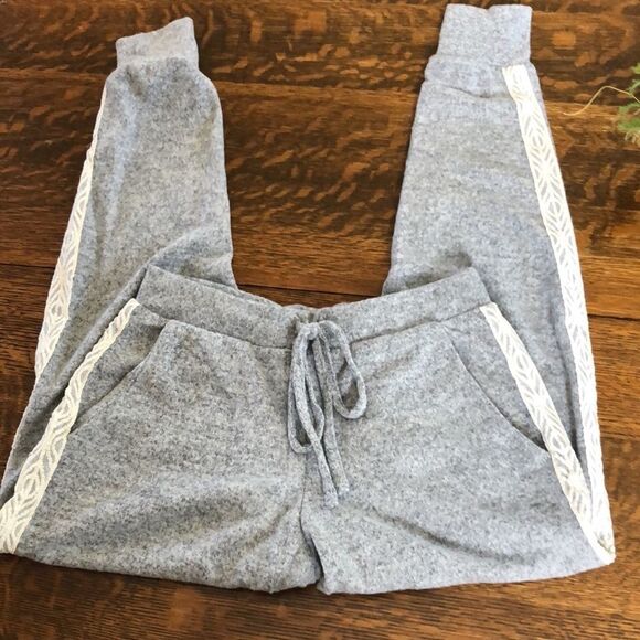 NEW Flora Nikrooz Soft Gray With Lace Jogger Set Sz XS Cozycore, Lounge - Picture 11 of 16